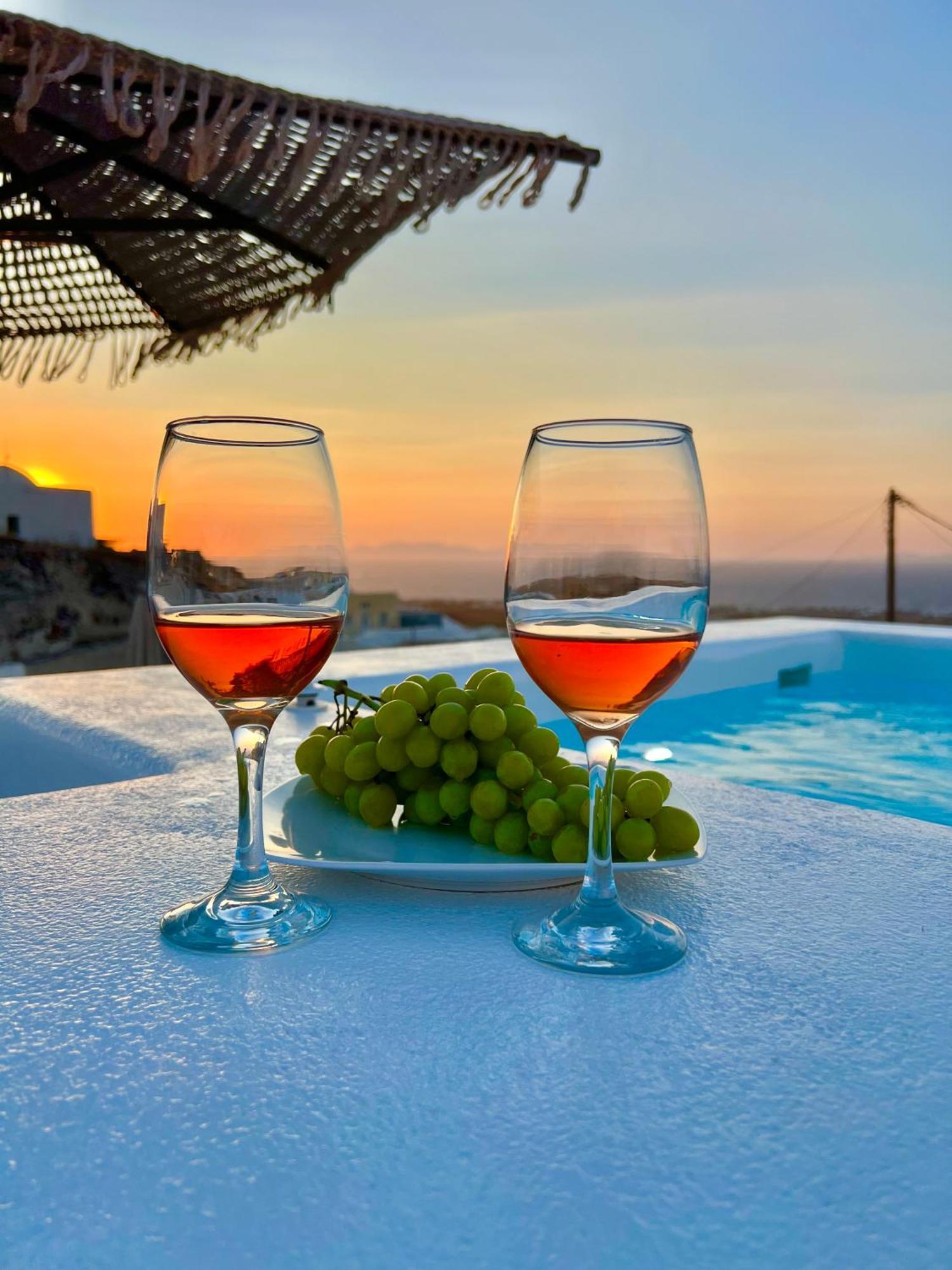 Oinos Luxury Suites Foinikiá Zewnętrze zdjęcie